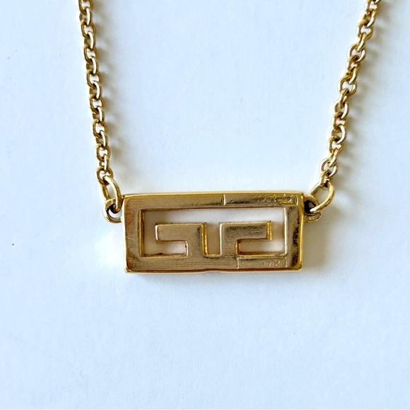 Givenchy Necklace - Picture 8 of 10
